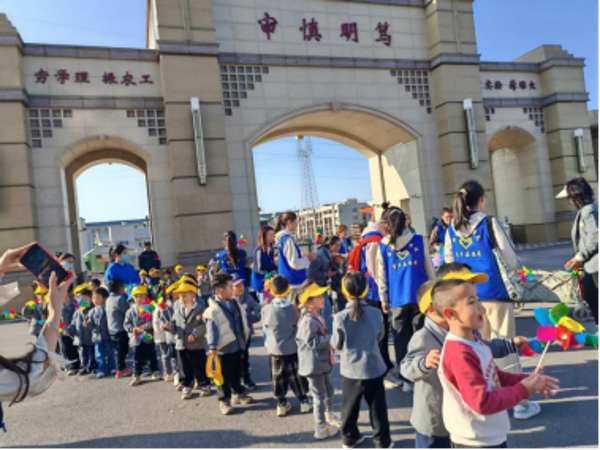 萌娃探春：走进农业大棚的奇妙之旅(1)(2)312