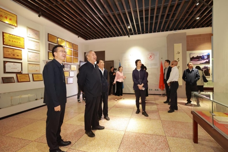 图片1 图片1